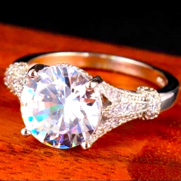🔥HOST PICK!!!🔥 SUPER GORGEOUS 18K White Gold 3Ct Moissanite Ring!😍 - Picture 5 of 8